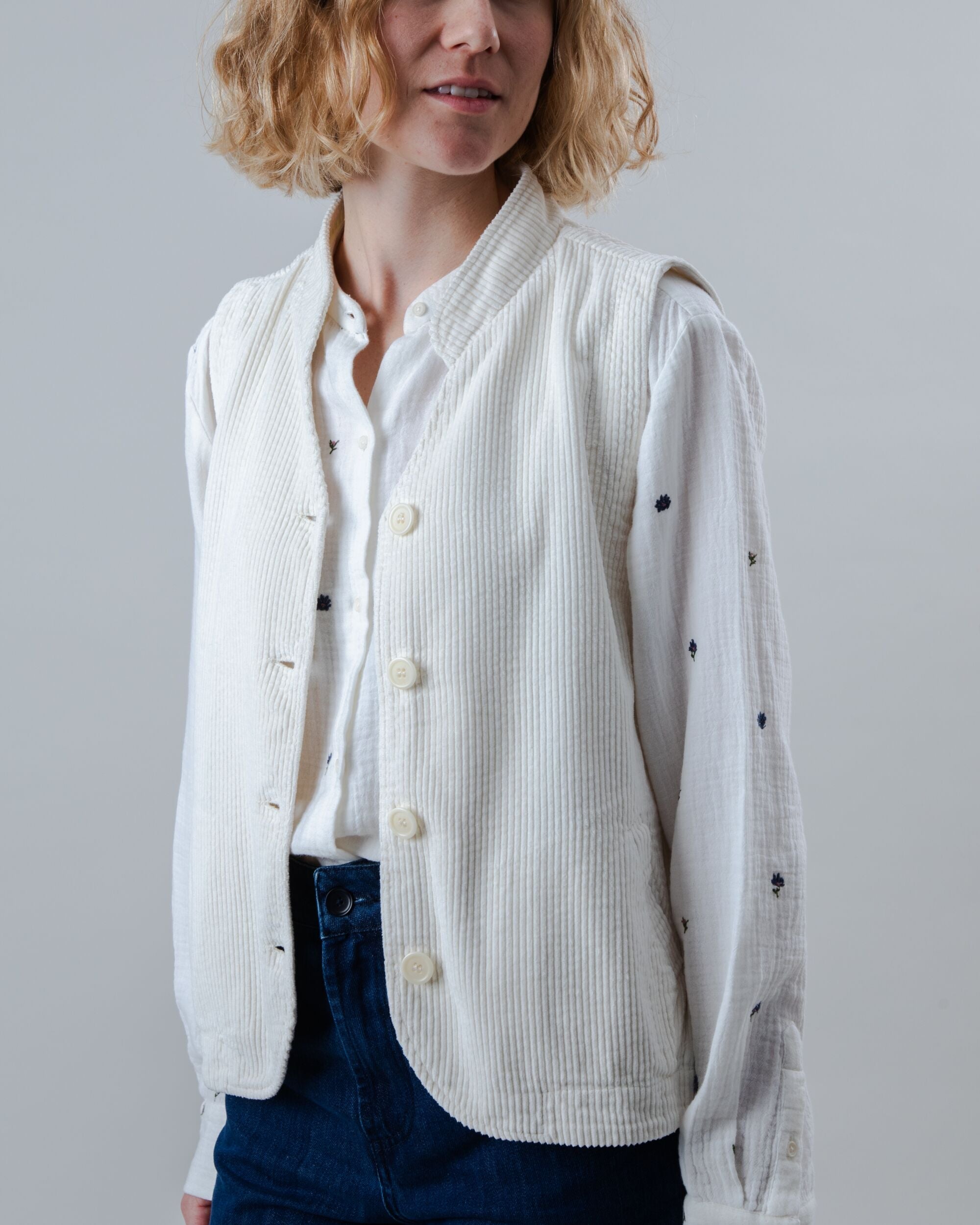 Corduroy Pleated Vest Ecru